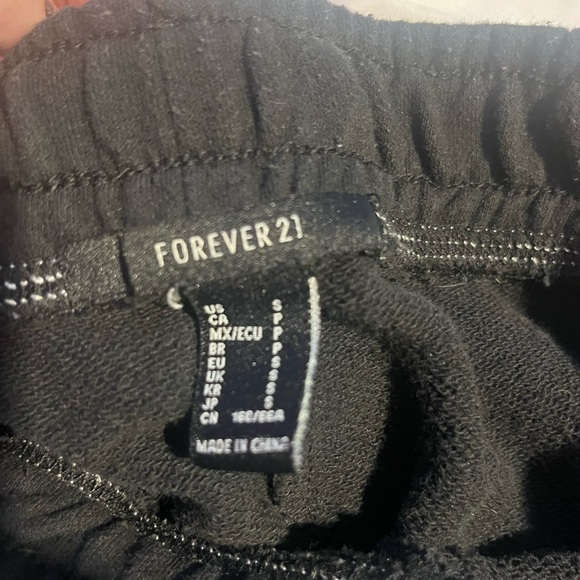 Forever 21 Black Elastic Waist Pants - Picture 3 of 3